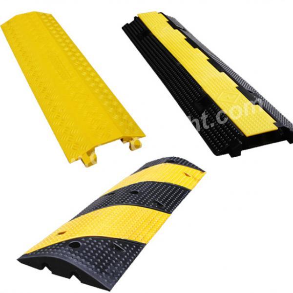 Rubber Cableway Bridge Ramp protector passes cables